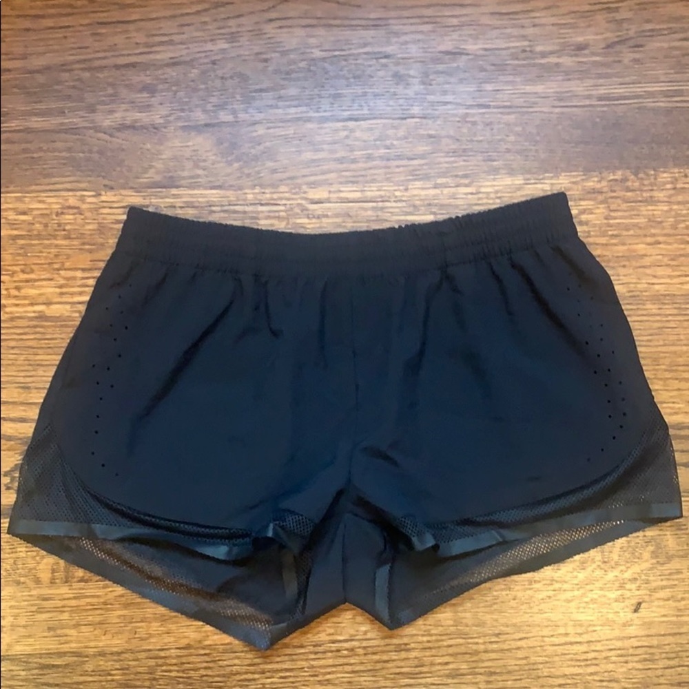 Fabletics Shorts - Picture 2 of 6